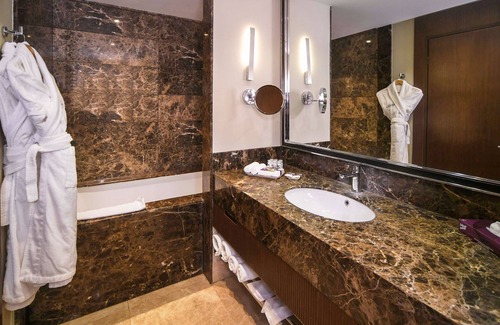 Bahcelievler Hotel | Mercure Istanbul West Hotel and Convention Center