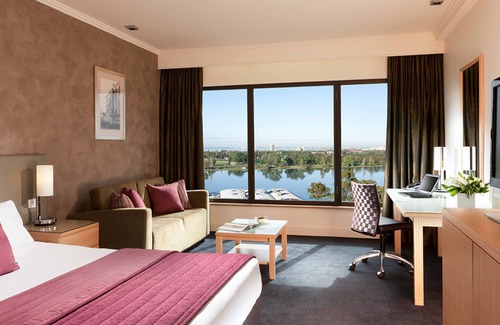 Melbourne Hotel | Mercure Melbourne Albert Park