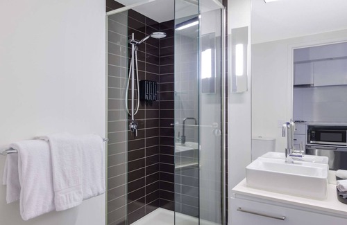 Melbourne Hotel | Mercure Melbourne St Kilda Road
