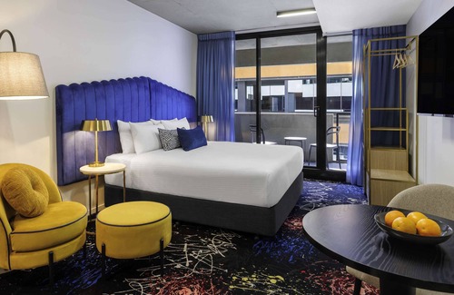 Melbourne Hotel | Mercure Melbourne St Kilda Road