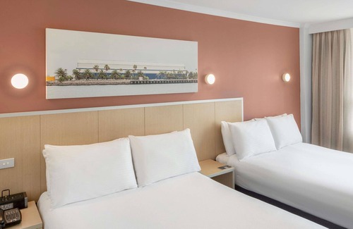 Newcastle West Hotel | Mercure Newcastle