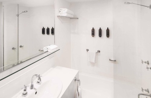 Newcastle West Hotel | Mercure Newcastle