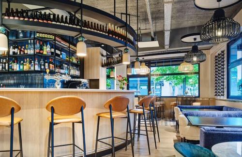 Chemin de l'Ile Hotel | Mercure Paris Nanterre