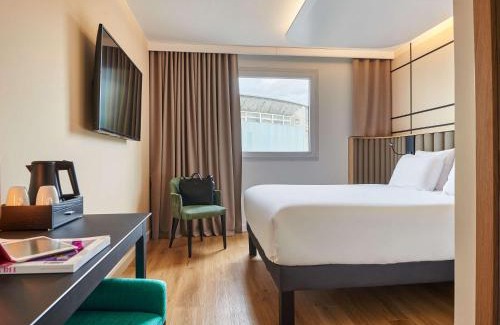 Chemin de l'Ile Hotel | Mercure Paris Nanterre