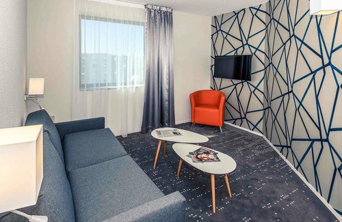 Chasseneuil-du-Poitou Hotel | Mercure Poitiers Site du Futuroscope Hotel