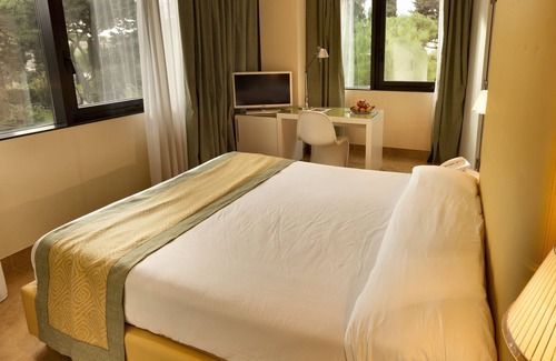 Municipio 2 Hotel | Mercure Villa Romanazzi Carducci Bari