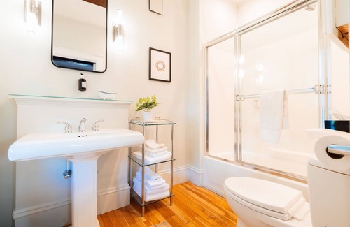 Provincetown House | Mercury Hotel Provincetown