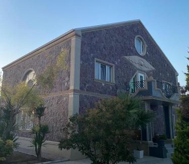 Mardakan House | Merdekan GuestHouse