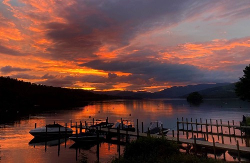 Bowness-on-Windermere Cabin | Mere Lodge - Lakefront Lodge with breathtaking views