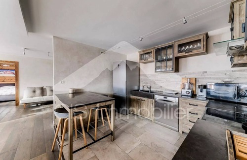 Meribel Centre Apartment | Meribel Chalet - Beautiful 6 room apartment for 10 people in the center of Méribel close to shops and ski slopes
