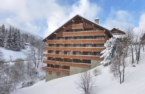 Meribel Centre Apartment | Meribel Chalet - Beautiful 6 room apartment for 10 people in the center of Méribel close to shops and ski slopes