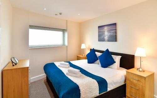 Castle Apartment | Meridian Quay Apartments, by JSW Short Stay