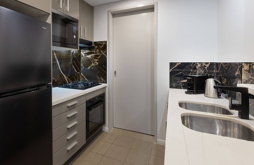 Broadbeach Apartment | Meriton Suites Broadbeach, Gold Coast