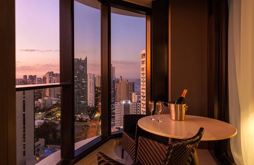 Surfers Paradise Apartment | Meriton Suites Surfers Paradise