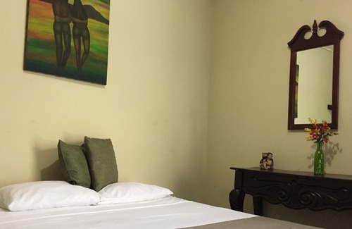 Leon House | Merkatus House - A/C and Breakfast Included
