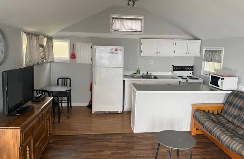 Prince Edward Ski Chalet | Merland Park Cottages - Chalet 1