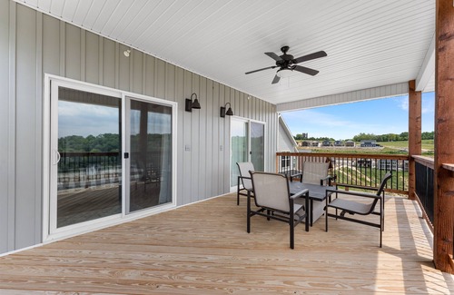Table Rock Villa | Merlot Mountain 6 Bedroom Home by RedAwning