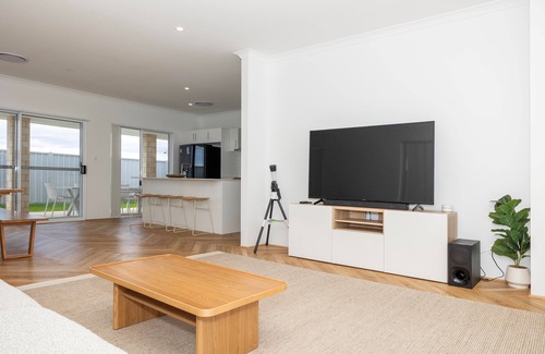 Jurien Bay House | Mermaid's Retreat: 4 BR, 2 BA in Jurien Bay, Sleeps 8