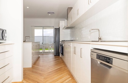 Jurien Bay House | Mermaid's Retreat: 4 BR, 2 BA in Jurien Bay, Sleeps 8
