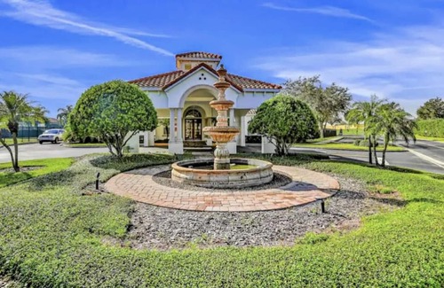 Tuscan Hills Villa | Mermaid Villa Near Disney, 4 Bedrooms, Pool & Spa!