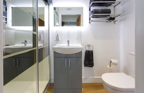 Newtownards Apartment | Merok Old Granary luxury accommodation for 2 persons in single unit.