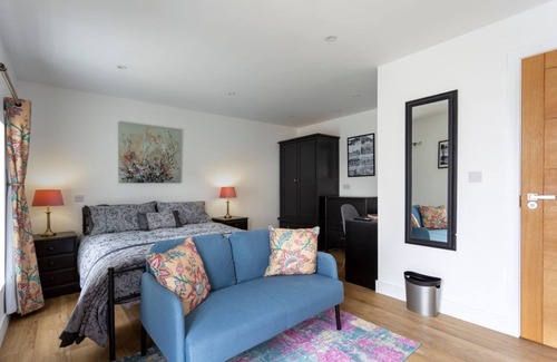 Newtownards Apartment | Merok Old Granary luxury accommodation for 2 persons in single unit.