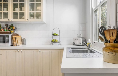 Meroo Meadow House | Meroo Meadow Magic Charming Cottage Retreat