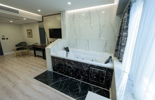 Kucukcekmece Hotel | Meros Hotel