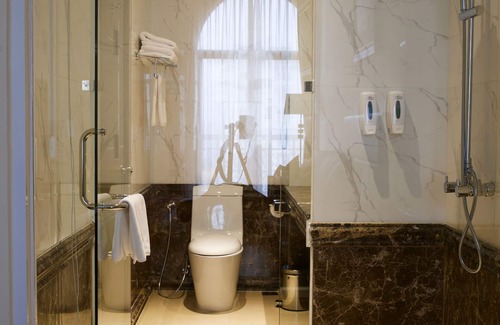 Phu My Hung Hotel | MerPerle Crystal Palace Hotel