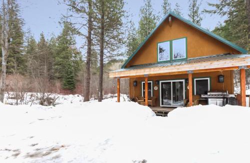 Leavenworth House | Merry Creekside Retreat