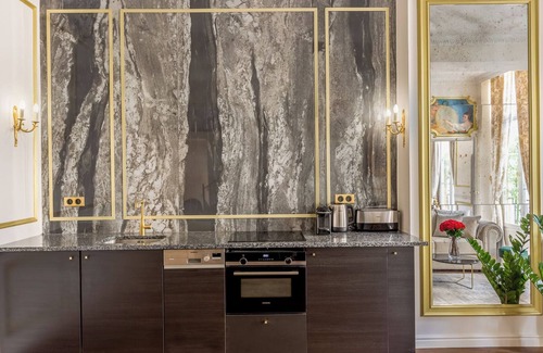 Quartier du Mail Apartment | Merveil Luxury Suites - Louvre Aboukir V-VI