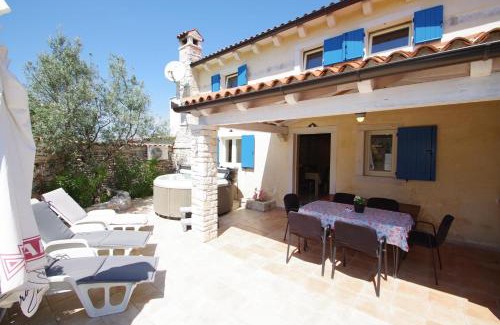 Kavran House | Mery Country House