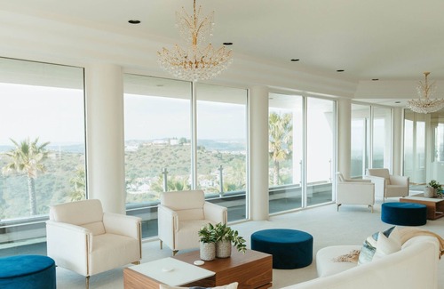 Cowan Heights Villa | Mesa Bella: 26K sqft. private celebrity hilltop resort