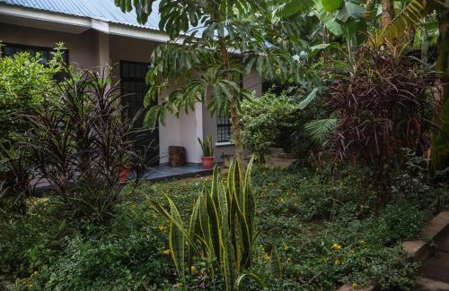Arusha House | Mesa Home Apartment