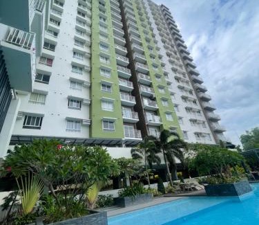 Poblacion District Apartment | Mesatierra Garden Residences