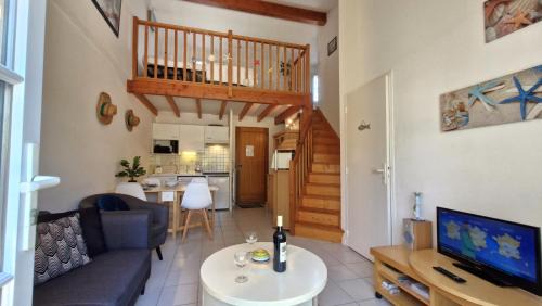 Meschers-sur-Gironde Apartment | Meschers sur Gironde - MAISONNETTE de VACANCES - terrasse - proche PLAGE