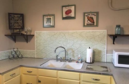 Elizabethton House | Message me for the best rates