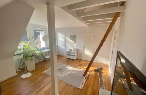 Stockum House | (Messe)Zimmer mit Bad und Ankleideraum + Parkplatz