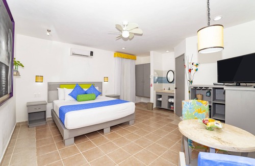 Tulum City Center Hotel | Mestizo Gallery