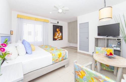 Tulum City Center Hotel | Mestizo Gallery