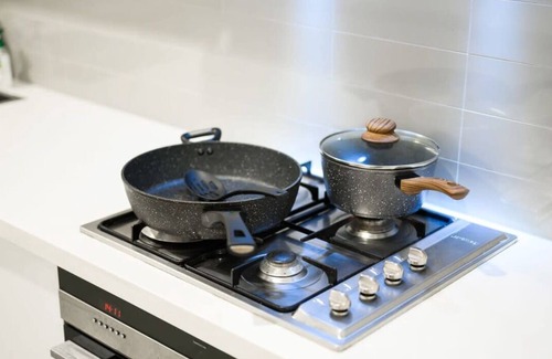Burwood Apartment | MetaWise Burwood Westfield Cozy 2Bed Free Parking