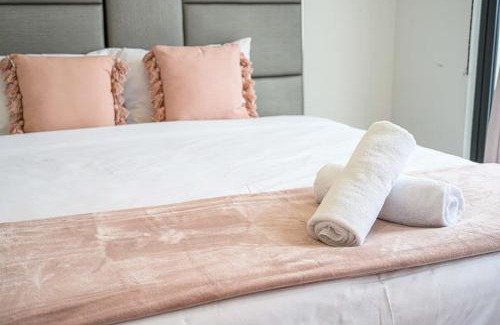 Lidcombe Apartment | MetawiseBnB Executive 2-Bedroom Stadium View Apartment W Parking