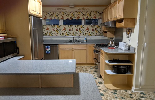 Olympia House | Meticulously furnished in Olympia South Capitol