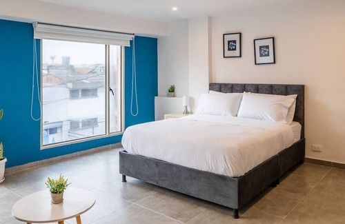 Barrios Unidos Apartment | Metro Art 72