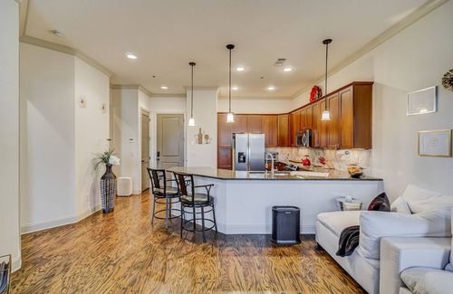 Woodstock Condo | Metro Atlanta Condo- Natural Light & Open Concept