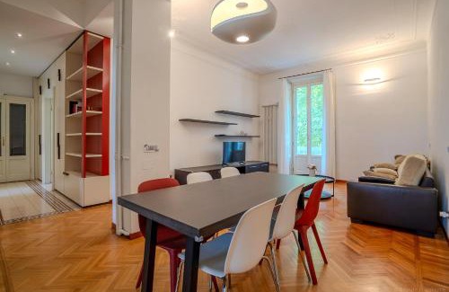 Isola del Bosco - Delle Corti Apartment | Metro Elegance Home Spazi ampi e charme urbano