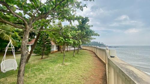 Kannur House | Metro Landsend Beach house