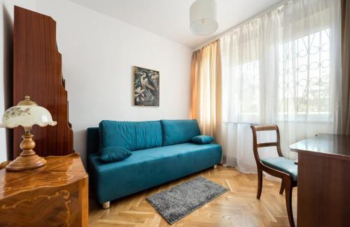 Targowek Apartment | Metro Zacisze Fausta House with Garden