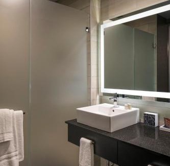 Gateway District Hotel | Metropolitan at The 9, Autograph Collection