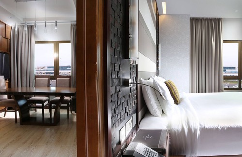 Sheikh Zayed Road Hotel | Metropolitan Hotel Dubai